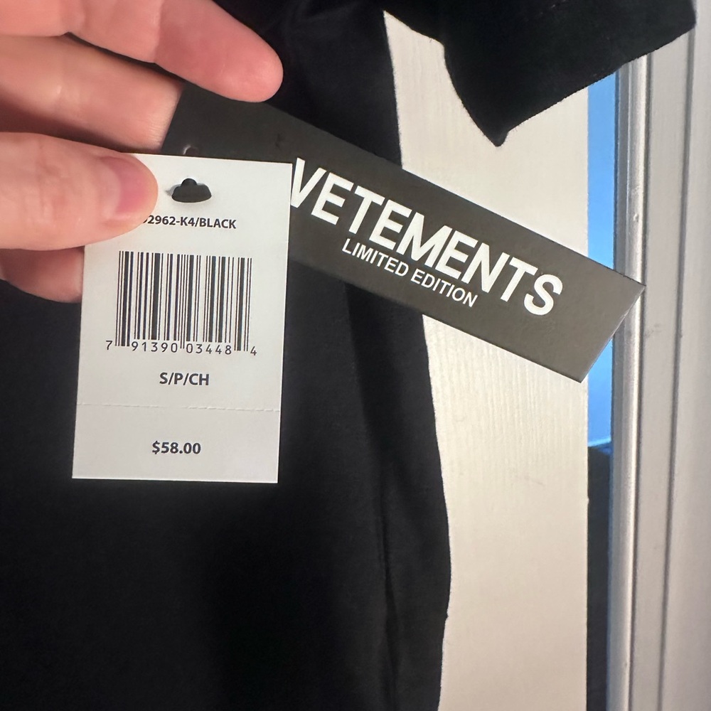 Vetements by Drill Black Crewneck T-Shirt NWT Unisex S - Picture 4 of 4